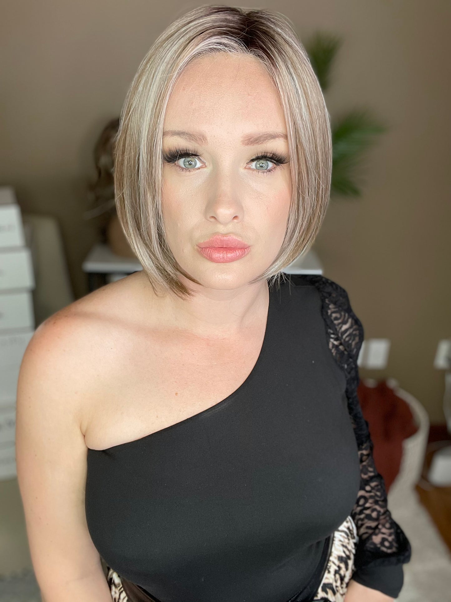 Bailey Ash Handtied